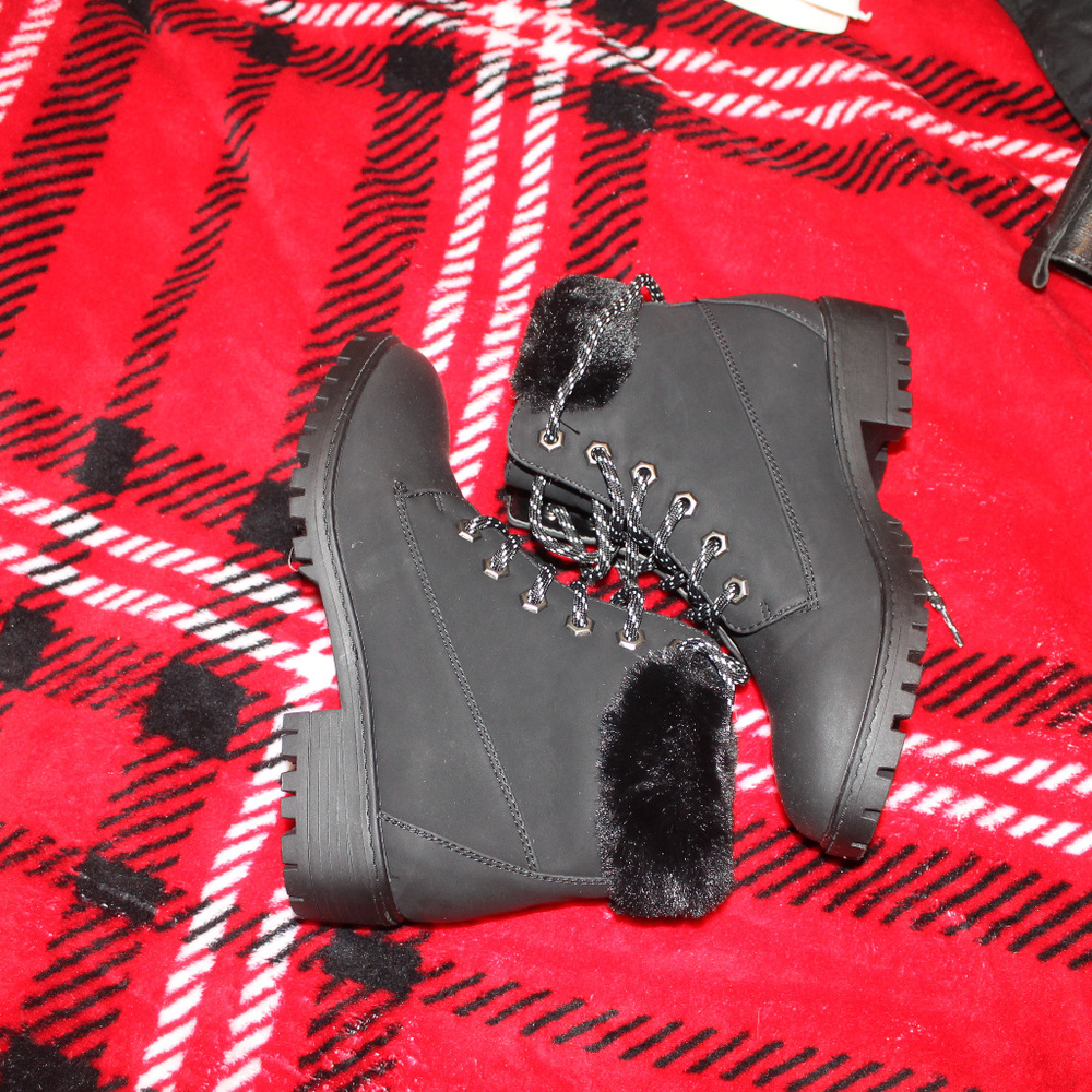 Madden Girl black boots with fur lined size 5.5